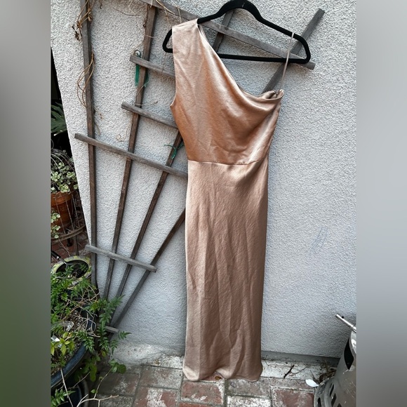 Bec + Bridge THE DREAMER ASYM DRESS in golden New with Tags! - Picture 12 of 12